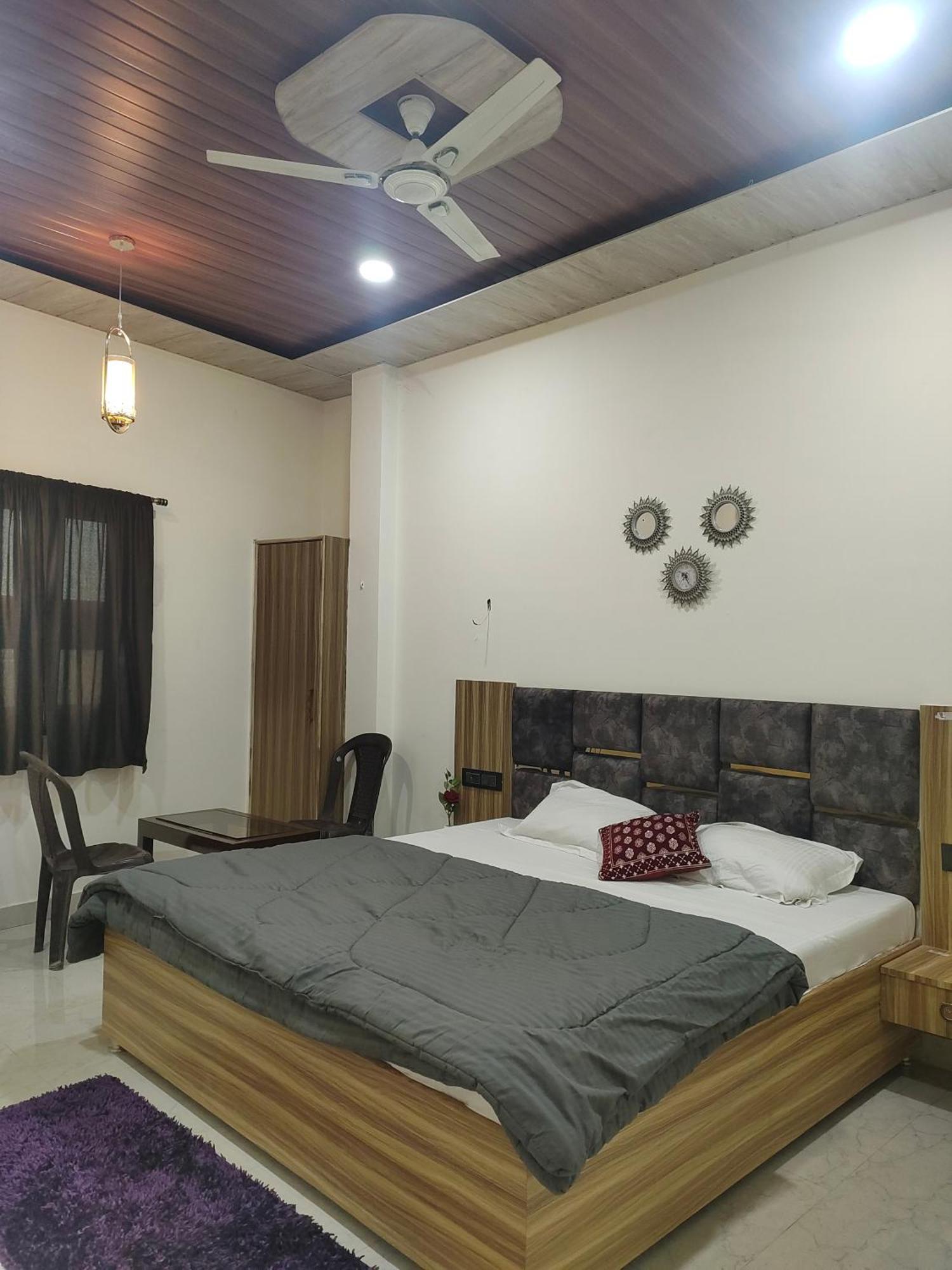 Banarasiya Stay Walking Distance To Banaras Railway Station Váránasí Exteriér fotografie